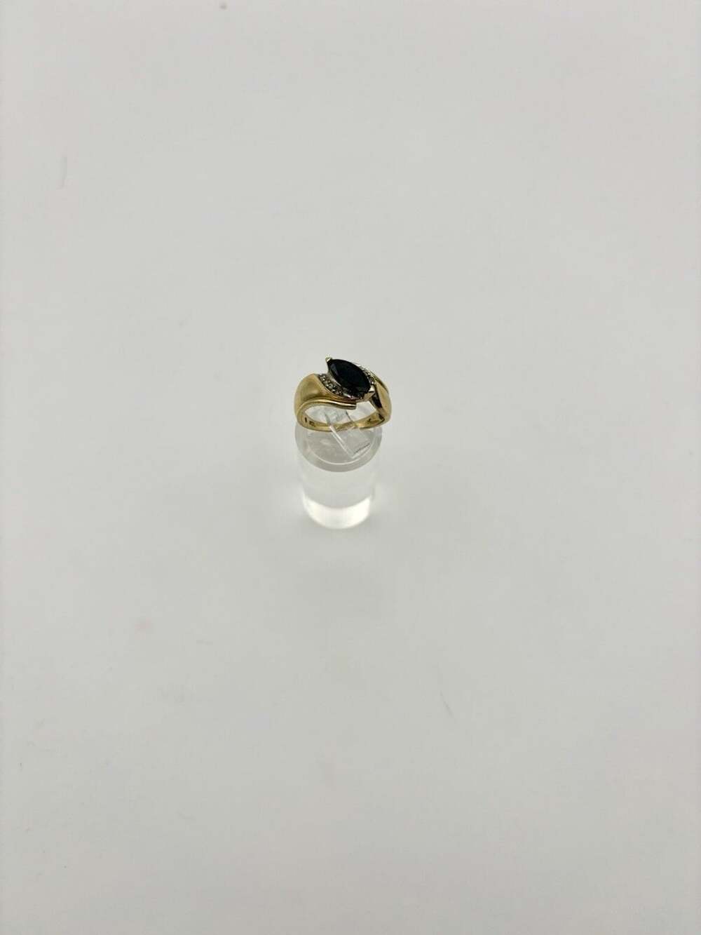 Vintage 14k Solid Gold Genuine Sapphire & Diamond Ring – Size 7, 4.5grams